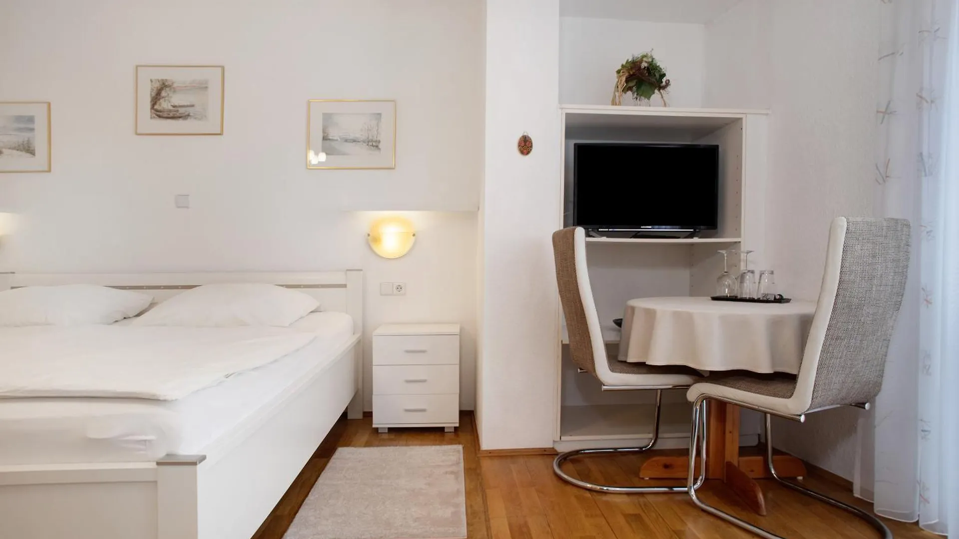 Hotel Garni Vitamari Wasserburg 3*,  Německo